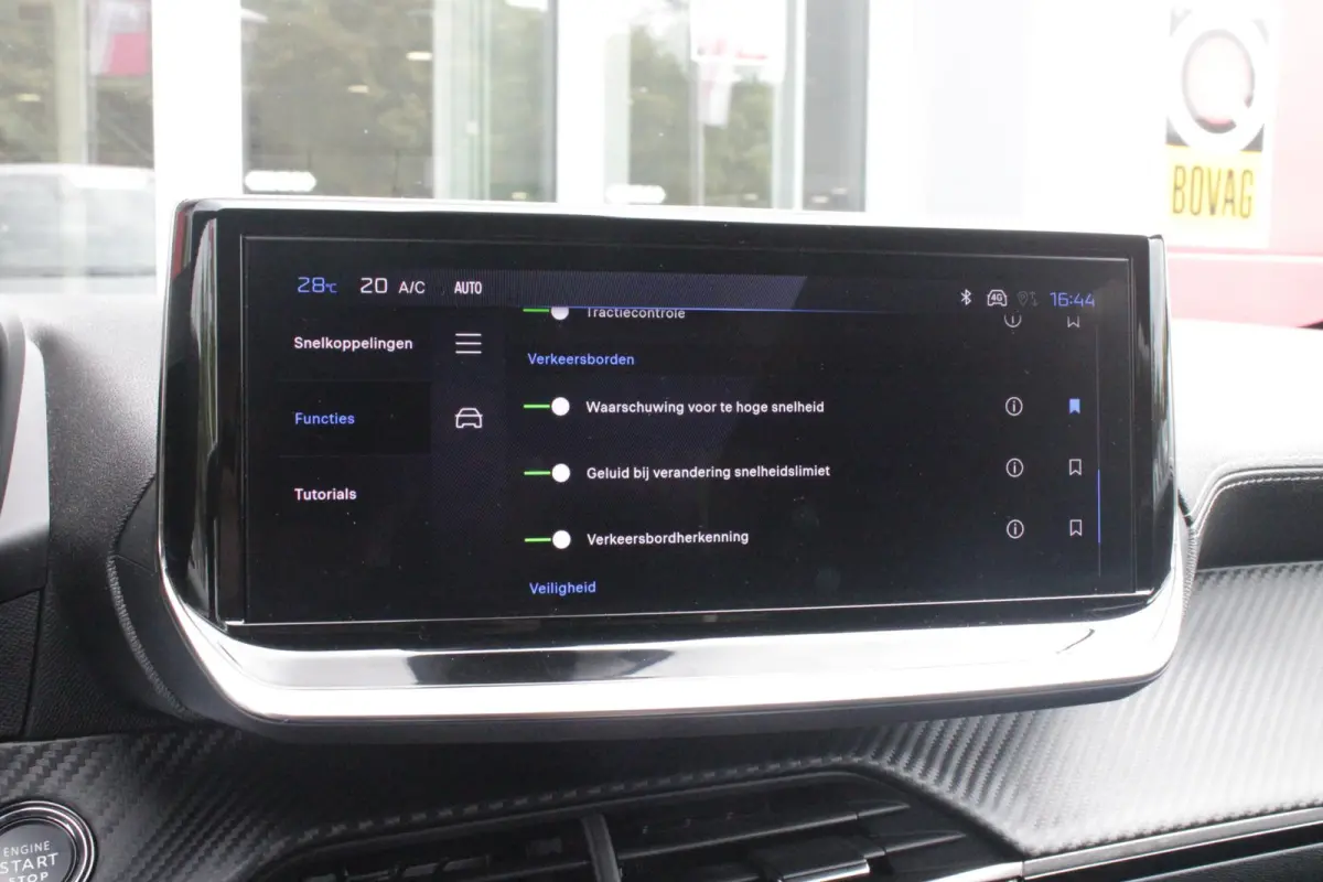 1.2 Hybrid 145PK AUTOMAAT GT | CAMERA VOOR + ACHTER | NAVIGATIE | DRAADLOZE APPLE CARPLAY/ANDROID AUTO | FULL LED KOPLAMPEN | LICHTMETALEN VELGEN 17" | DODEHOEK DETECTIE | DRAADLOZE TELEFOON