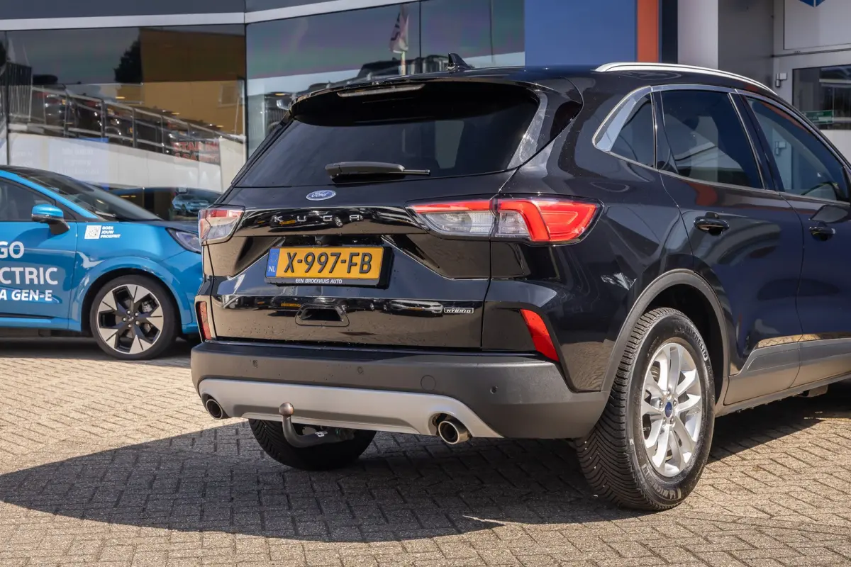 2.5 PHEV Titanium | Trekhaak | Keyless entry/Start | Achteruitrijcamera | Stoel/Stuurwiel Verwarming | Navigatiesysteem full map | Achteruitrijcamera | Airco (automatisch) | Keyless entry