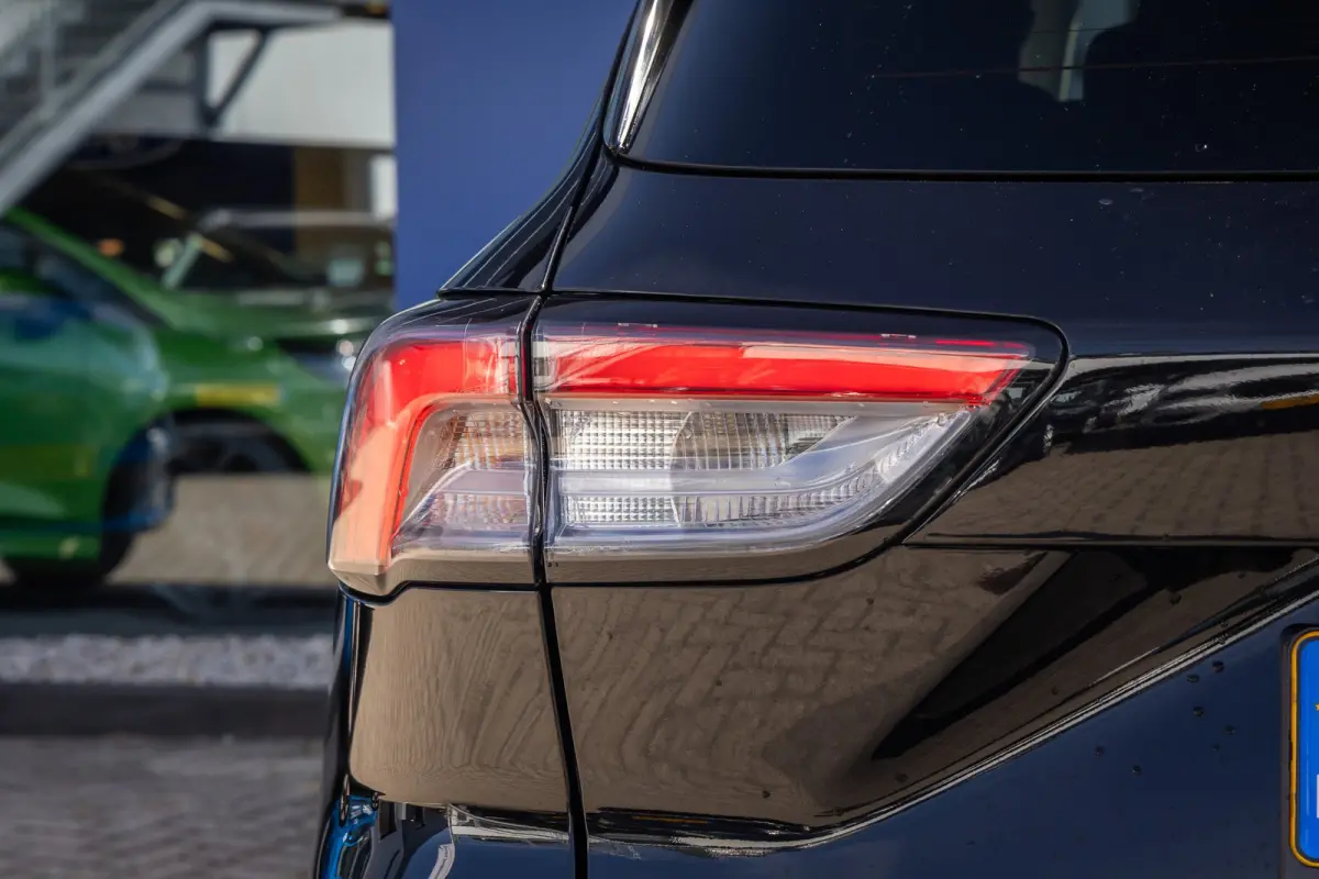 2.5 PHEV Titanium | Trekhaak | Keyless entry/Start | Achteruitrijcamera | Stoel/Stuurwiel Verwarming | Navigatiesysteem full map | Achteruitrijcamera | Airco (automatisch) | Keyless entry