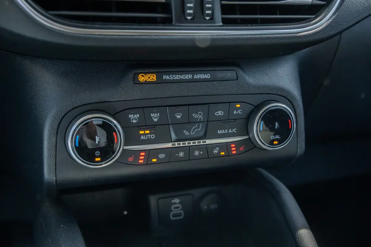 2.5 PHEV Titanium | Trekhaak | Keyless entry/Start | Achteruitrijcamera | Stoel/Stuurwiel Verwarming | Navigatiesysteem full map | Achteruitrijcamera | Airco (automatisch) | Keyless entry