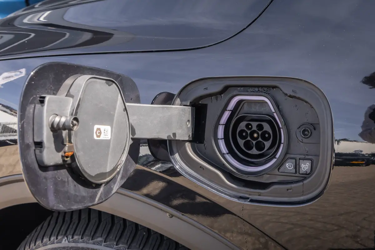2.5 PHEV Titanium | Trekhaak | Keyless entry/Start | Achteruitrijcamera | Stoel/Stuurwiel Verwarming | Navigatiesysteem full map | Achteruitrijcamera | Airco (automatisch) | Keyless entry