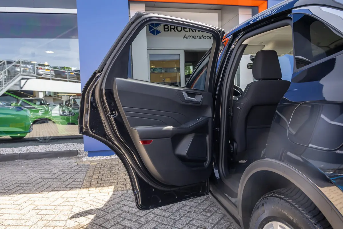 2.5 PHEV Titanium | Trekhaak | Keyless entry/Start | Achteruitrijcamera | Stoel/Stuurwiel Verwarming | Navigatiesysteem full map | Achteruitrijcamera | Airco (automatisch) | Keyless entry