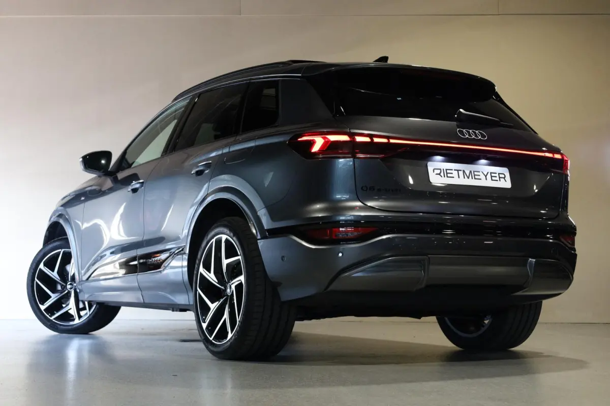 S edition performance 100 kWh |Pano |Elektr. Trekhaak |360° |Memory |Sfeer |ACC