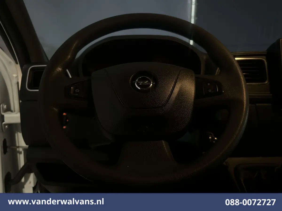 2.3 Turbo 136pk L2H3 Euro6 Airco | Camera | Imperiaal | LED | 2500kg Trekhaak | Cruisecontrol Parkeersensoren