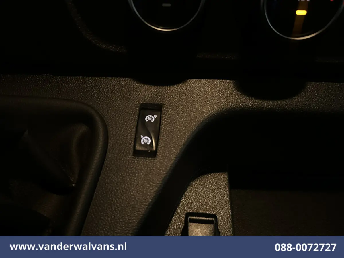 2.3 Turbo 136pk L2H3 Euro6 Airco | Camera | Imperiaal | LED | 2500kg Trekhaak | Cruisecontrol Parkeersensoren