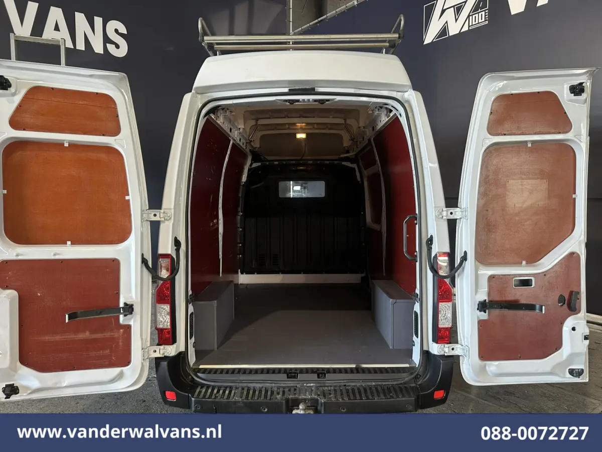 2.3 Turbo 136pk L2H3 Euro6 Airco | Camera | Imperiaal | LED | 2500kg Trekhaak | Cruisecontrol Parkeersensoren