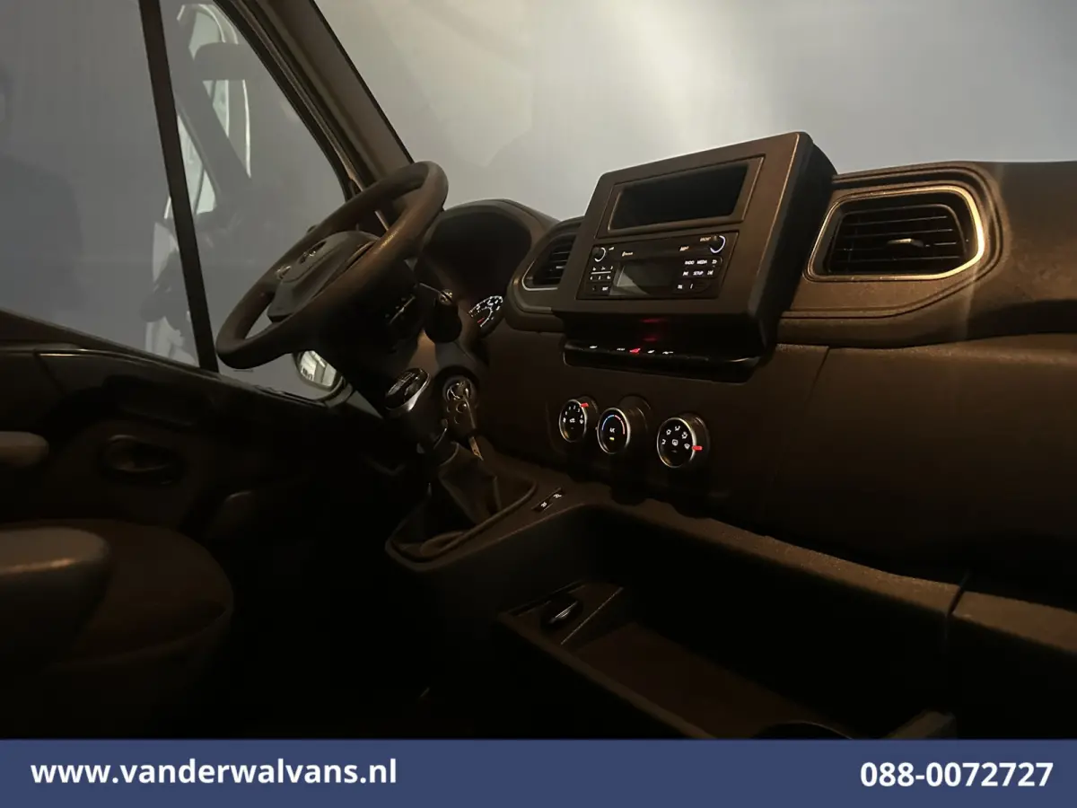 2.3 Turbo 136pk L2H3 Euro6 Airco | Camera | Imperiaal | LED | 2500kg Trekhaak | Cruisecontrol Parkeersensoren