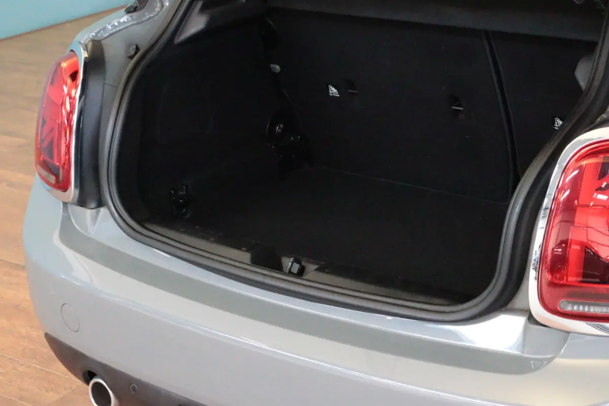 1.5 Cooper Business Edition | 5 DRS | NAVI | AIRCO | PDC ACHTER | CRUISE |