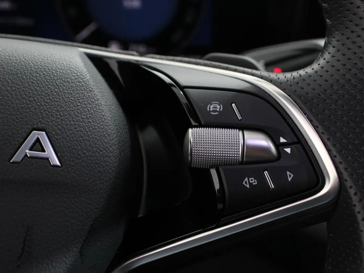1.5 TSI Automaat Selection 7p. Navigatie Apple Carplay Android Auto Parkeersensor achter Stoel- en stuurverwarming Ledverlichting