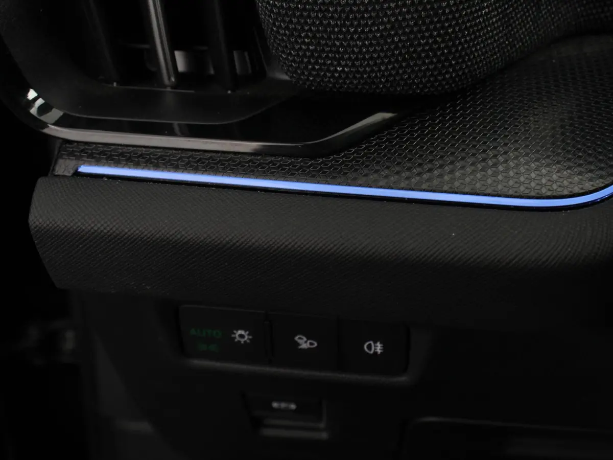 1.5 TSI Automaat Selection 7p. Navigatie Apple Carplay Android Auto Parkeersensor achter Stoel- en stuurverwarming Ledverlichting