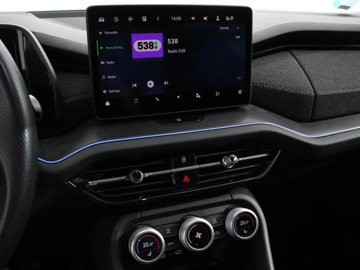 1.5 TSI Automaat Selection 7p. Navigatie Apple Carplay Android Auto Parkeersensor achter Stoel- en stuurverwarming Ledverlichting