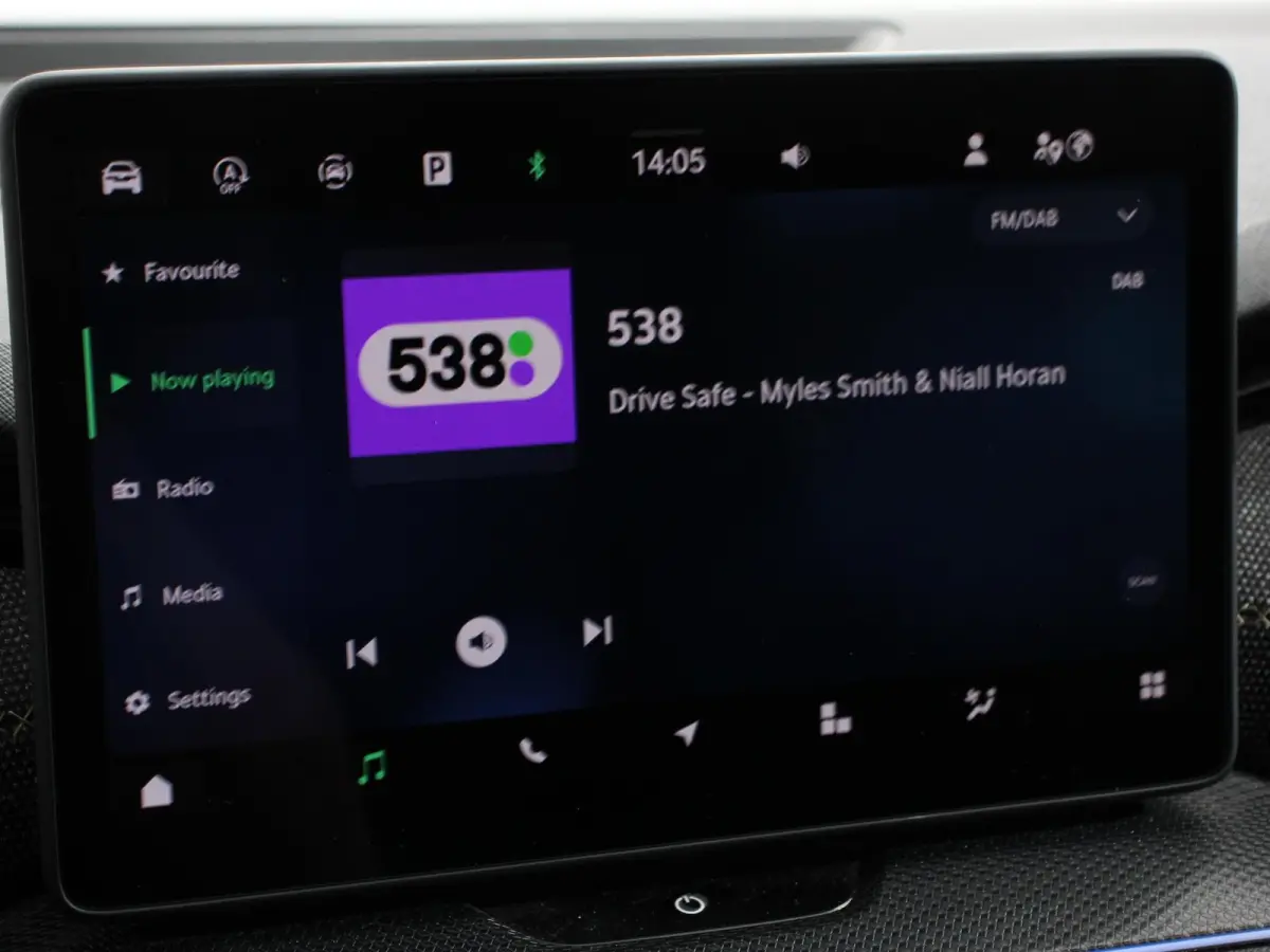 1.5 TSI Automaat Selection 7p. Navigatie Apple Carplay Android Auto Parkeersensor achter Stoel- en stuurverwarming Ledverlichting