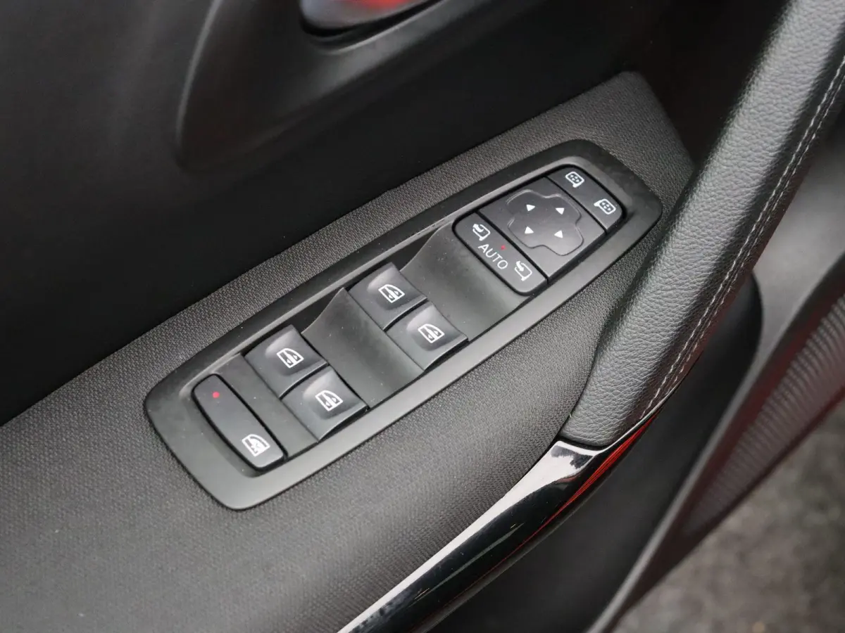 1.3 TCe Equilibre | Dealer onderhouden | Trekhaak 1500kg geremd | Apple Carplay & Android Auto |