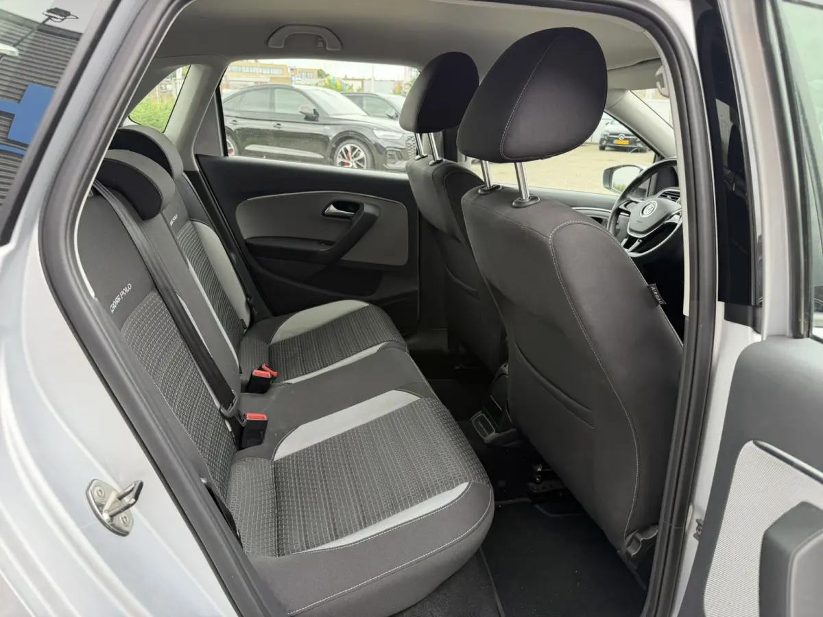 1.2 TSI 90 PK Automaat CrossPolo Comfortline Connected Series Navigatie Climate Control LMV PDC