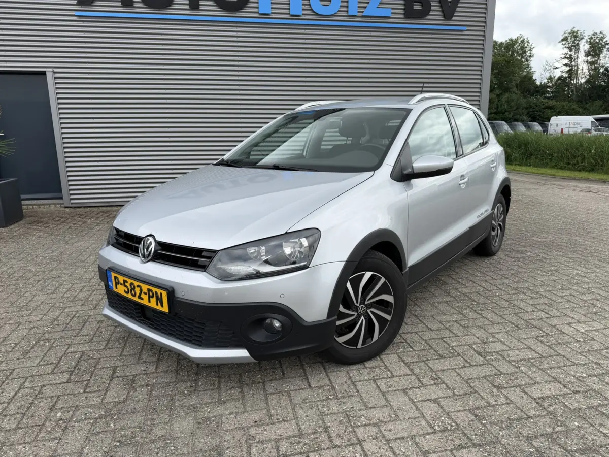 1.2 TSI 90 PK Automaat CrossPolo Comfortline Connected Series Navigatie Climate Control LMV PDC