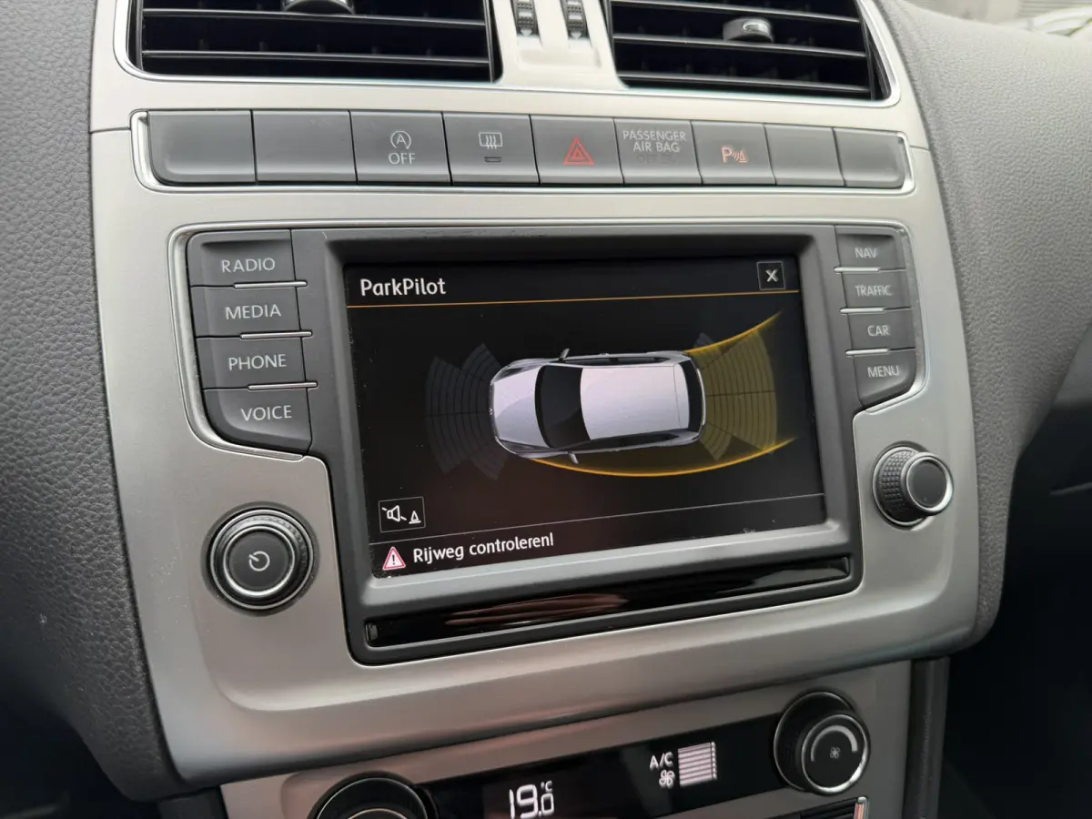 1.2 TSI 90 PK Automaat CrossPolo Comfortline Connected Series Navigatie Climate Control LMV PDC