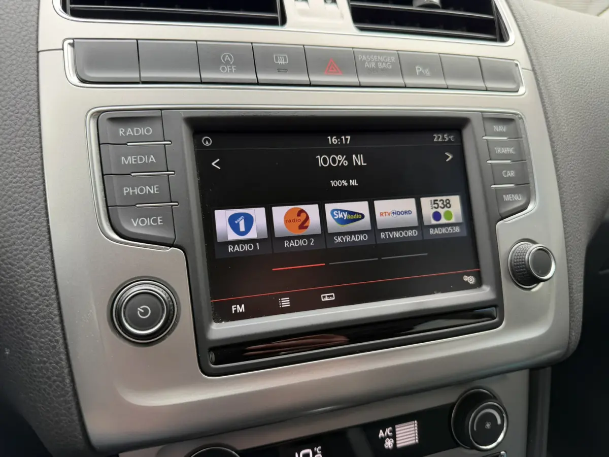 1.2 TSI 90 PK Automaat CrossPolo Comfortline Connected Series Navigatie Climate Control LMV PDC