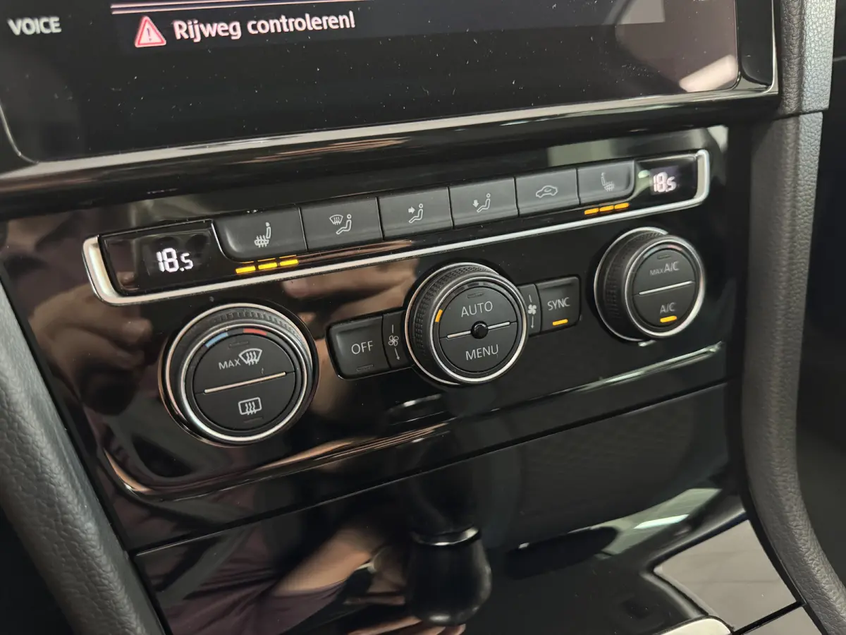 1.0 TSI Highline ACC Navigatie Stoelverwarming