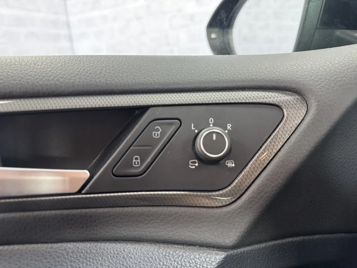 1.0 TSI Highline ACC Navigatie Stoelverwarming