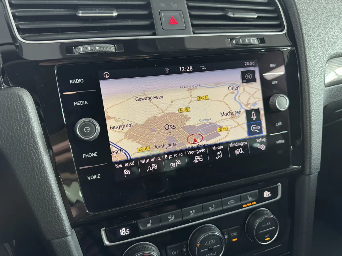 1.0 TSI Highline ACC Navigatie Stoelverwarming