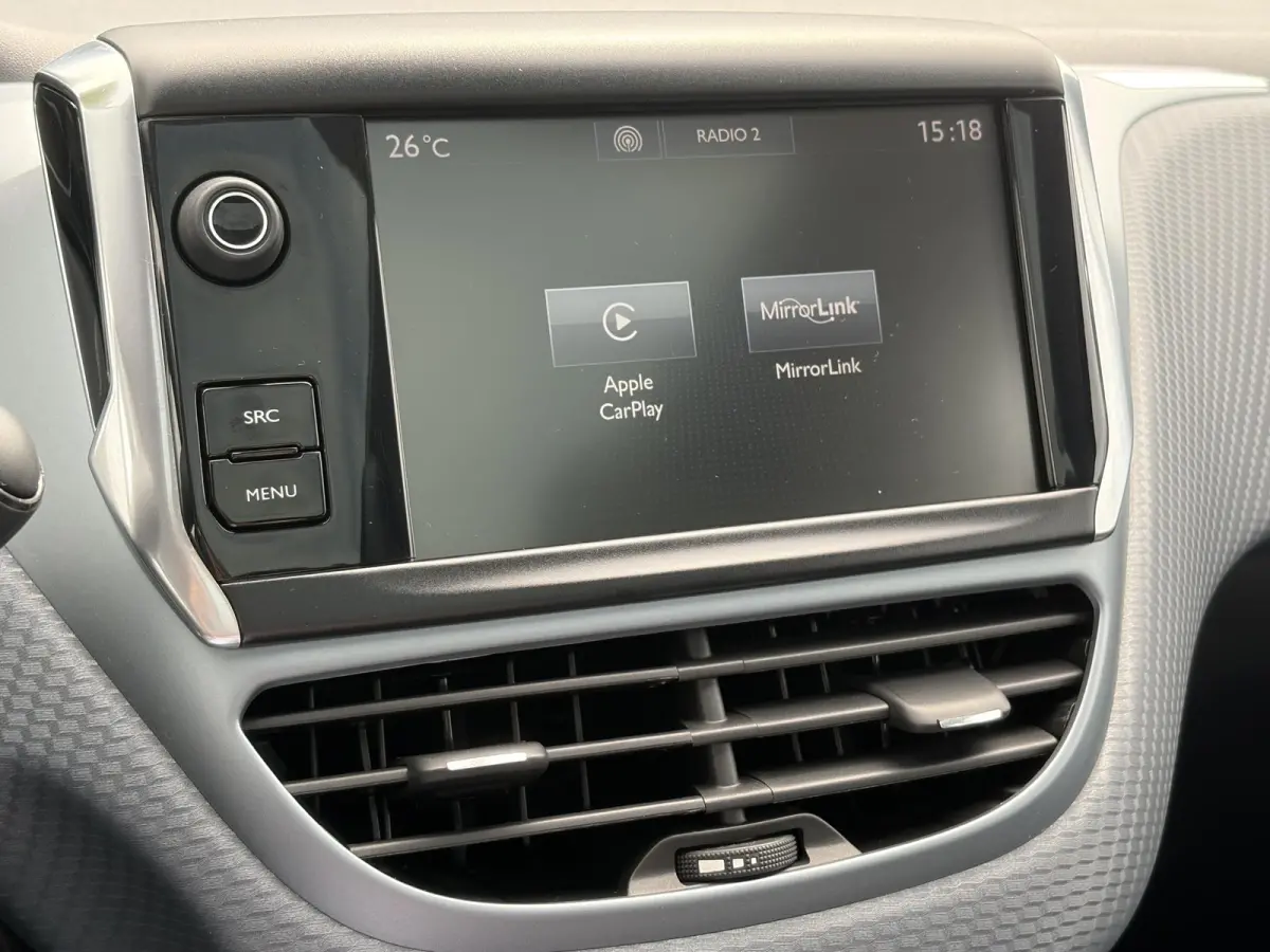 1.2 PureTech Allure D-riem vv in 2022,2e Eigenaar,110pk,Dealer Onderhouden,Pano,Carplay,Camera,Clima,Cruise,5 Deurs,Halfleder,Pdc,N.A.P,Lm velgen,Apk tot 05-2027