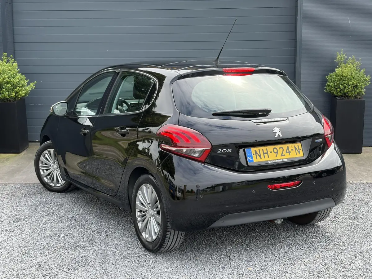 1.2 PureTech Allure D-riem vv in 2022,2e Eigenaar,110pk,Dealer Onderhouden,Pano,Carplay,Camera,Clima,Cruise,5 Deurs,Halfleder,Pdc,N.A.P,Lm velgen,Apk tot 05-2027