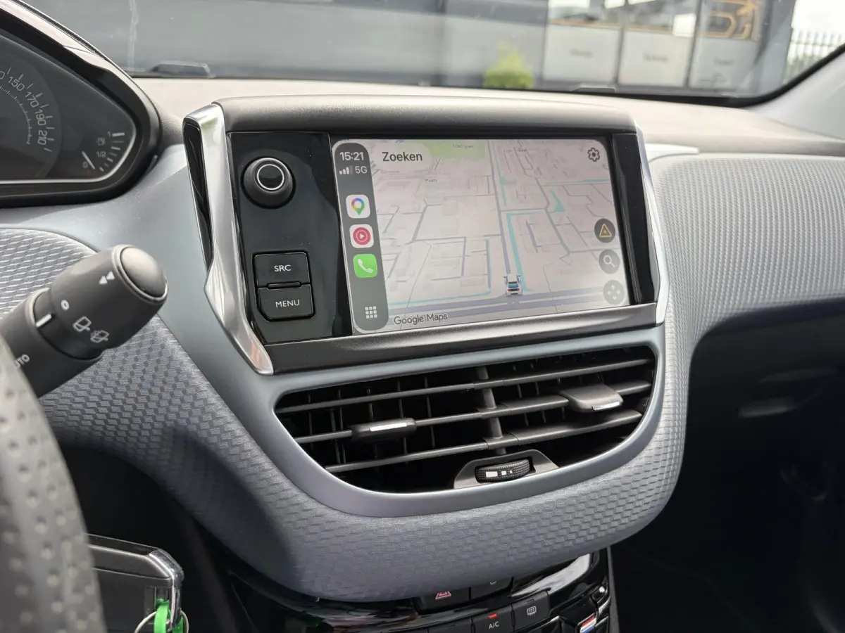 1.2 PureTech Allure D-riem vv in 2022,2e Eigenaar,110pk,Dealer Onderhouden,Pano,Carplay,Camera,Clima,Cruise,5 Deurs,Halfleder,Pdc,N.A.P,Lm velgen,Apk tot 05-2027