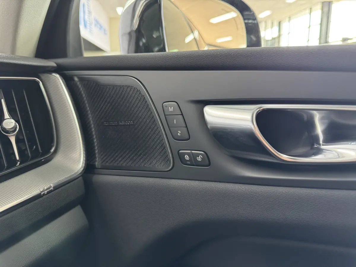 2.0 T6 Plug-in hybrid AWD Plus Dark Pano Trekhaak ACC