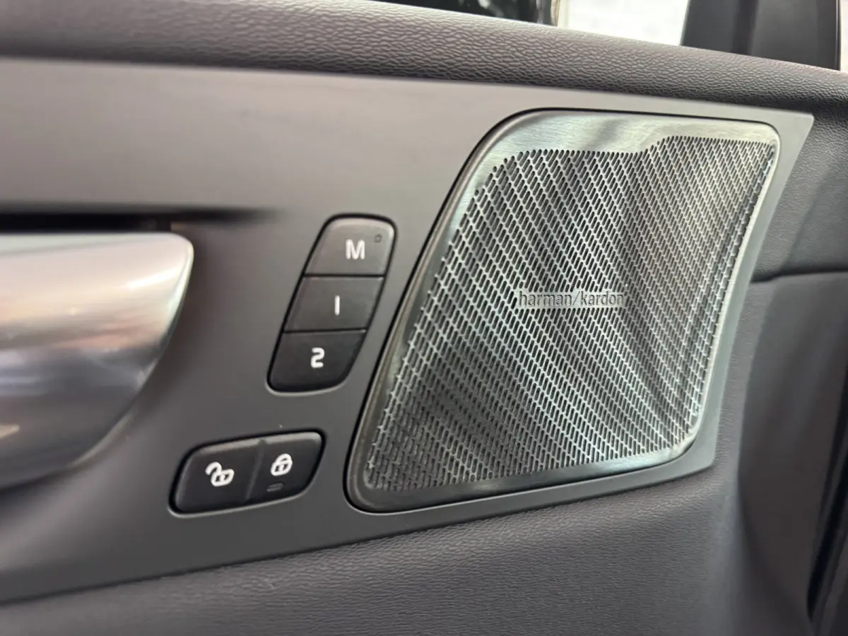 2.0 T6 Plug-in hybrid AWD Plus Dark Pano Trekhaak ACC