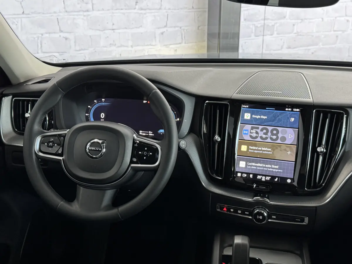 2.0 T6 Plug-in hybrid AWD Plus Dark Pano Trekhaak ACC