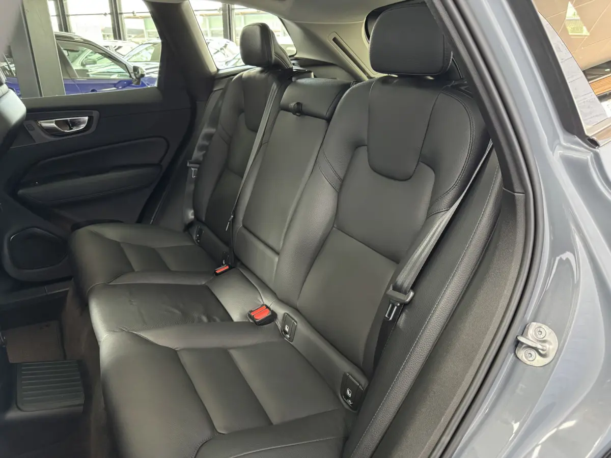 2.0 T6 Plug-in hybrid AWD Plus Dark Pano Trekhaak ACC