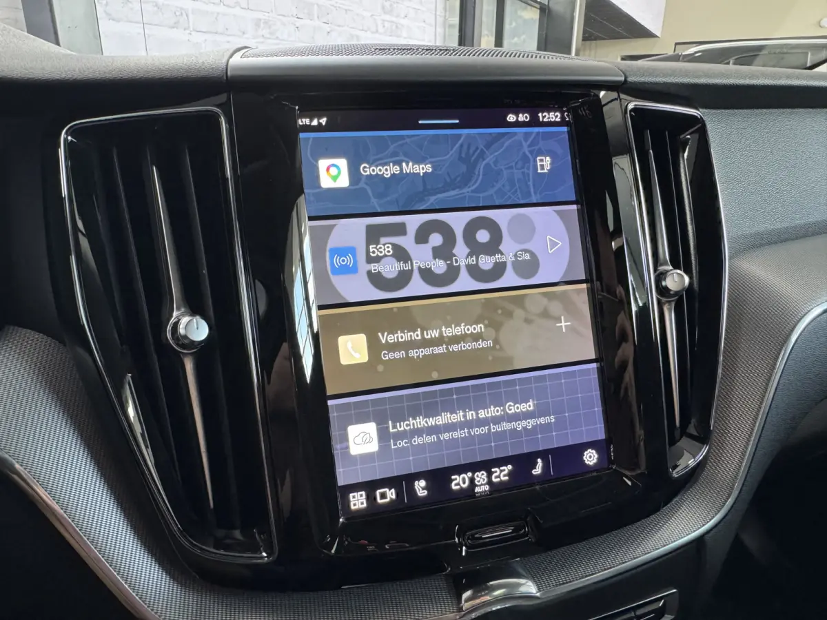 2.0 T6 Plug-in hybrid AWD Plus Dark Pano Trekhaak ACC