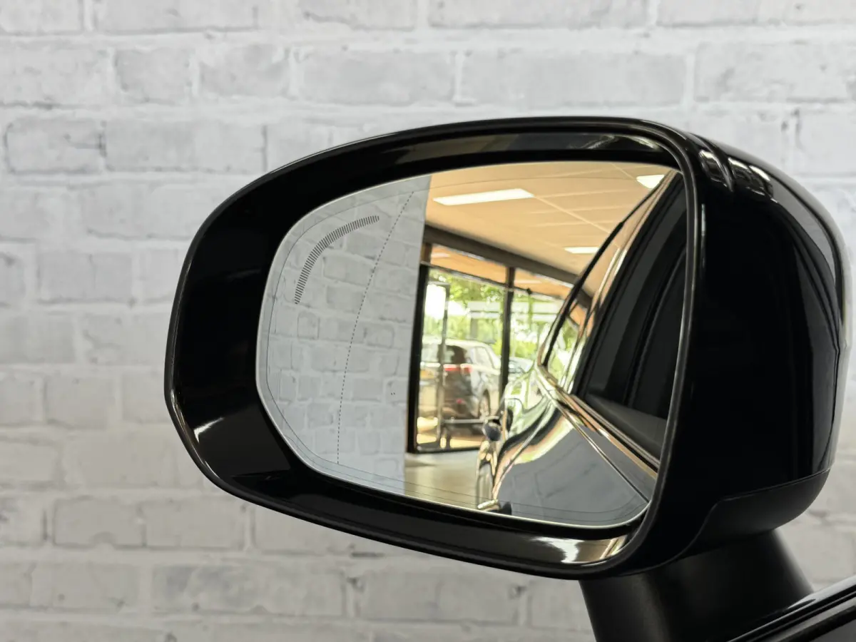 2.0 T6 Plug-in hybrid AWD Plus Dark Pano Trekhaak ACC