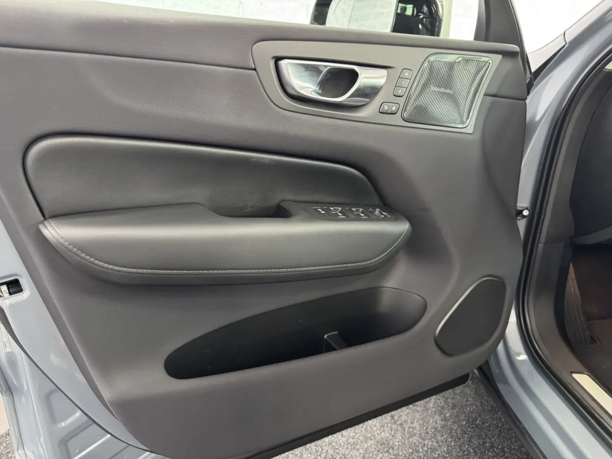 2.0 T6 Plug-in hybrid AWD Plus Dark Pano Trekhaak ACC