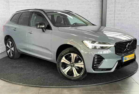 2.0 T6 Plug-in hybrid AWD Plus Dark Pano Trekhaak ACC