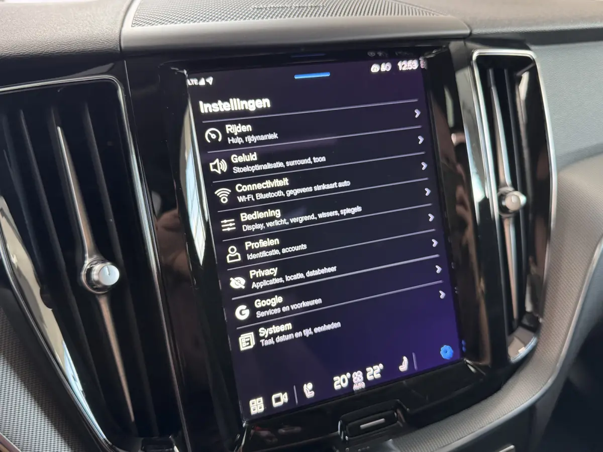 2.0 T6 Plug-in hybrid AWD Plus Dark Pano Trekhaak ACC