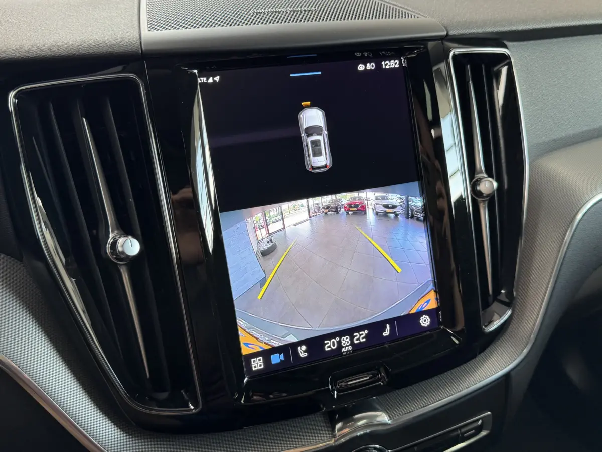 2.0 T6 Plug-in hybrid AWD Plus Dark Pano Trekhaak ACC