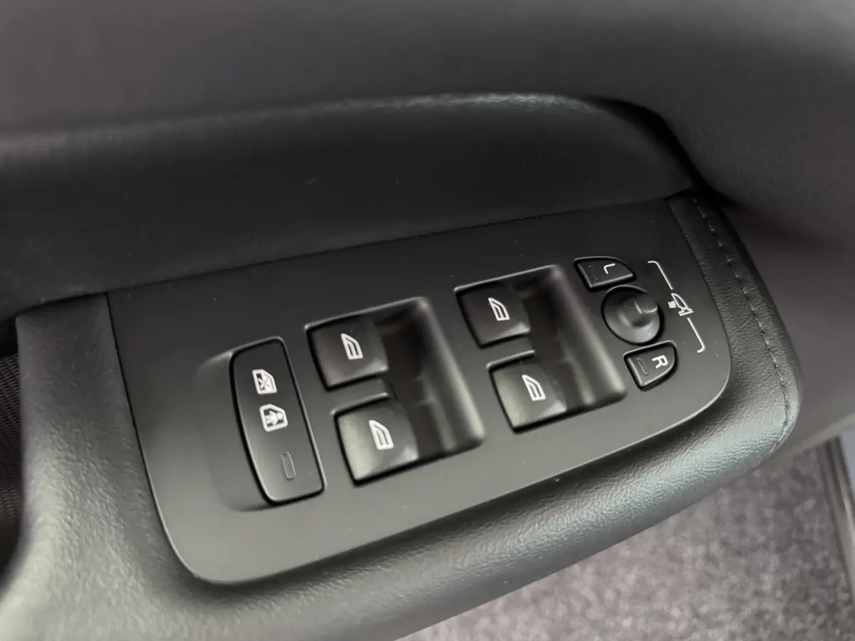2.0 T6 Plug-in hybrid AWD Plus Dark Pano Trekhaak ACC