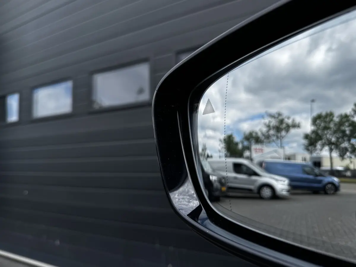 330e xDrive High Executive | H&K Audio | 360 Camera | ACC | Laser | Trekhaak | €20.900,- incl. BTW