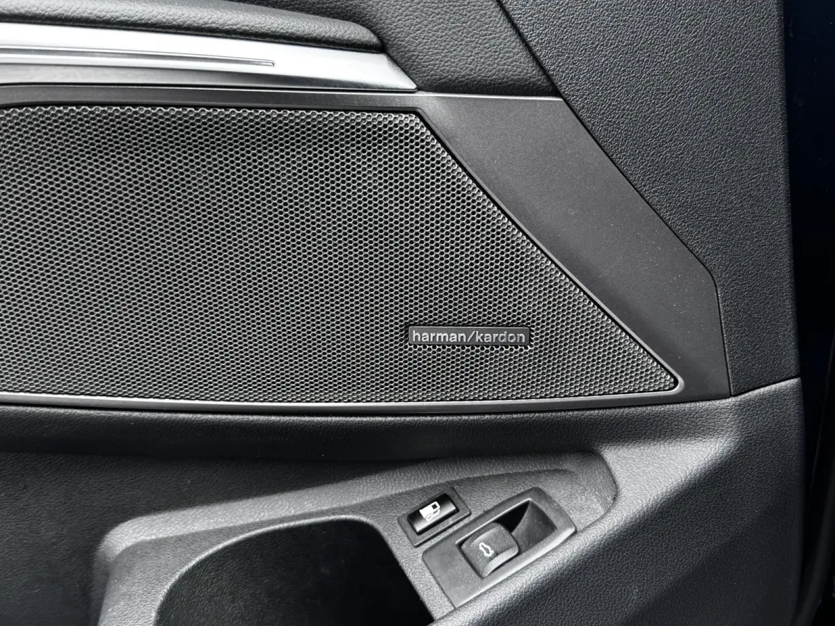 330e xDrive High Executive | H&K Audio | 360 Camera | ACC | Laser | Trekhaak | €20.900,- incl. BTW