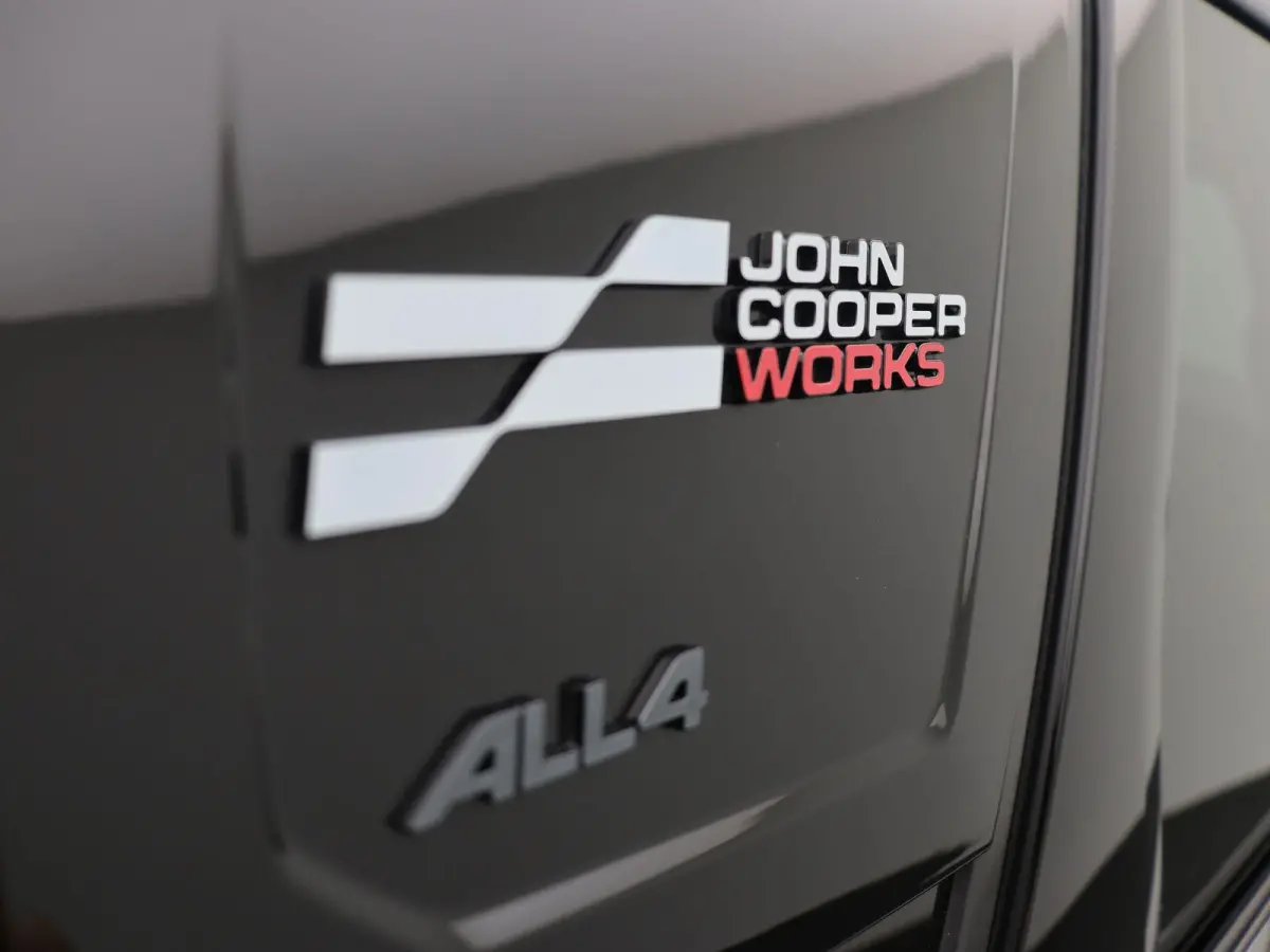 John Cooper Works ALL4 + Pakket L + John Cooper Works Uitvoering + 19" John Cooper Works Runway Spoke black