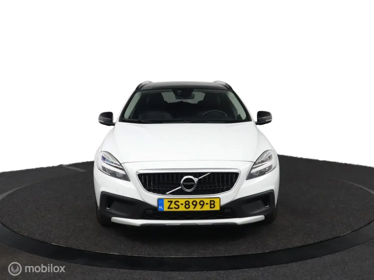 1.5 T3 Polar+ Luxury | Panoaramdak | Keyless | Verwarmbare voorstoelen | Lederen bekleding | Camera | DAB | PDC Voor en achter
