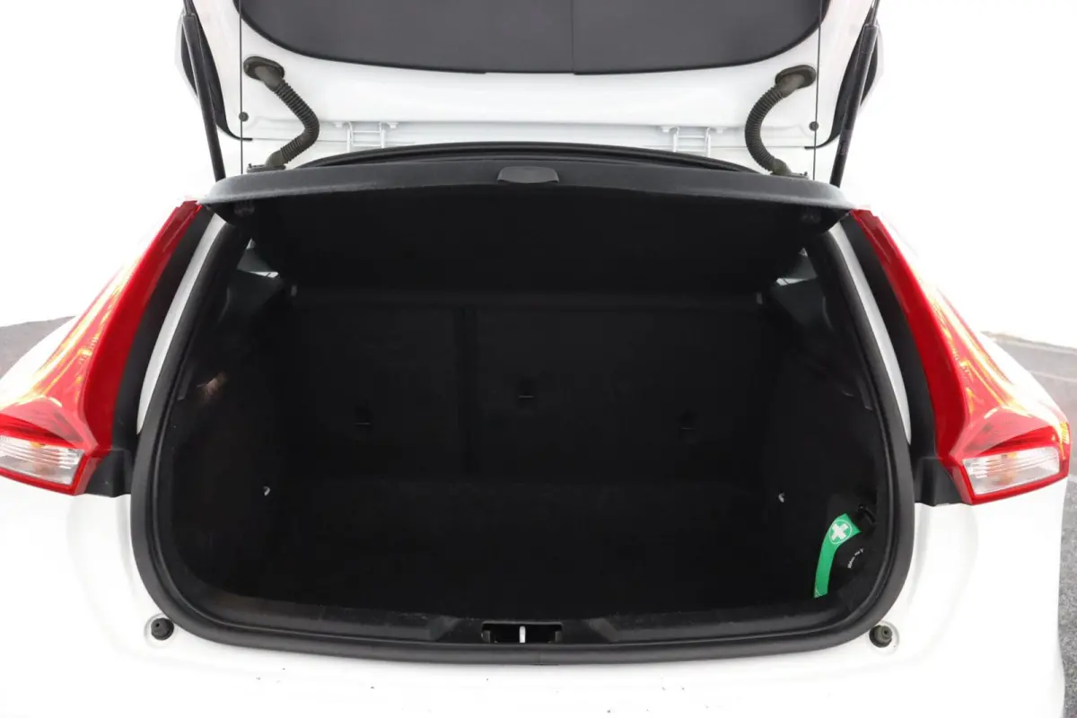 1.5 T3 Polar+ Luxury | Panoaramdak | Keyless | Verwarmbare voorstoelen | Lederen bekleding | Camera | DAB | PDC Voor en achter