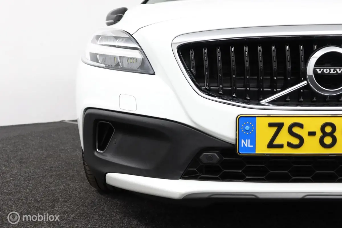 1.5 T3 Polar+ Luxury | Panoaramdak | Keyless | Verwarmbare voorstoelen | Lederen bekleding | Camera | DAB | PDC Voor en achter