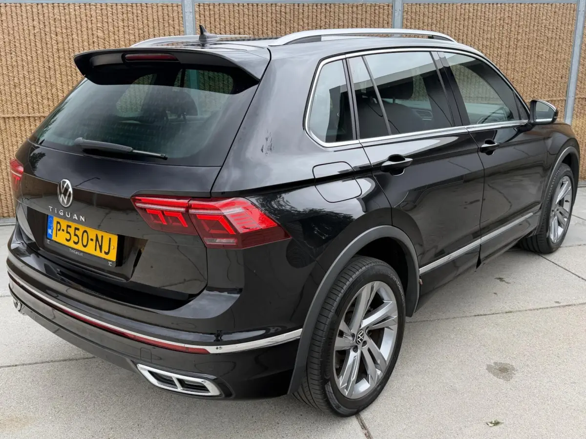 1.4 TSI eHybrid R-Line Business+ Trekhaak uitklapbaar | LED IQ. Light | Getint glas | Achteruitrijcamera | Parkeersensoren voor en achter | Navigatiesysteem | Apple CarPlay/Android Auto | Cr