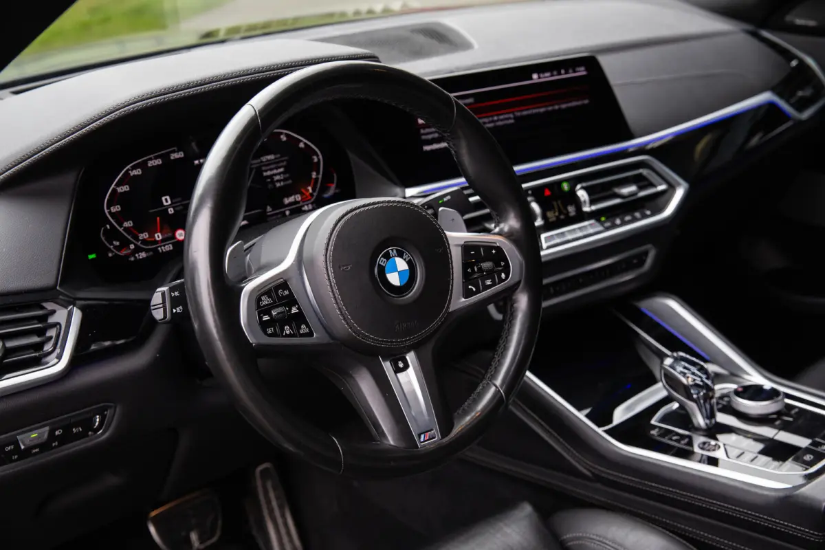 M50i High Executive , Laser, Adap. Cruise, Trekhaak, Harman&Kardon, Panoramadak, Kristal