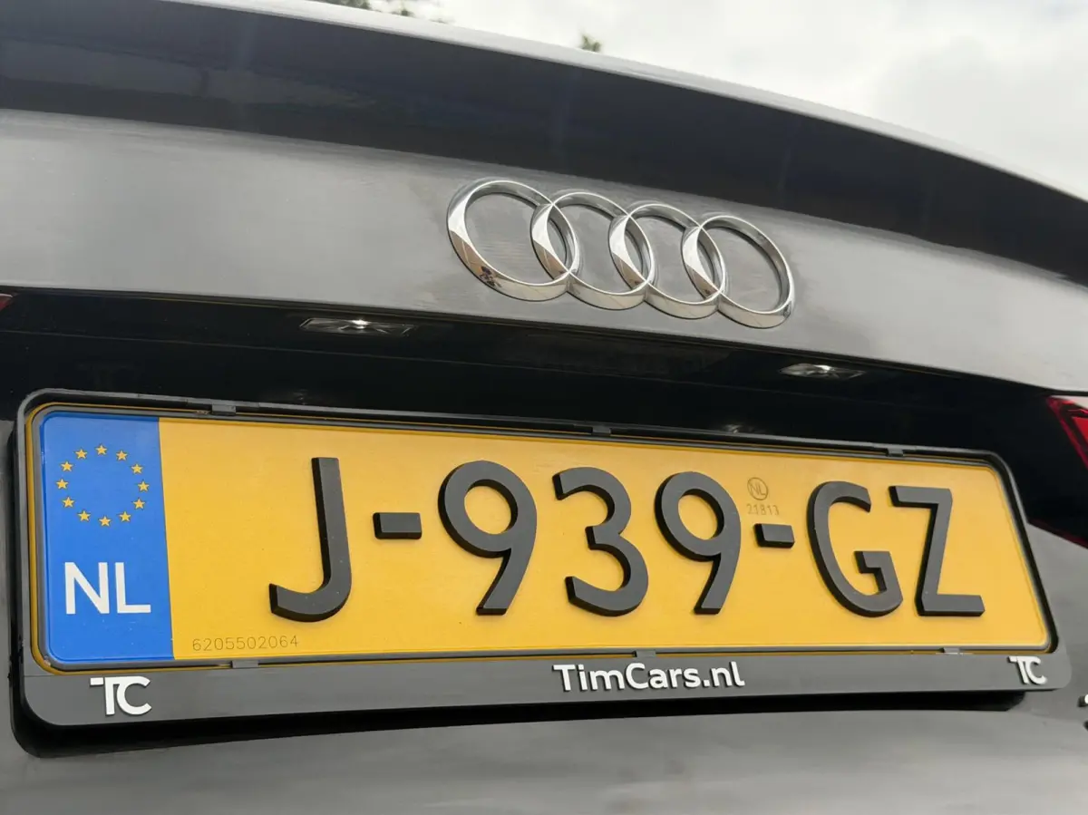 30 TFSI Pro Line Lederen bekleding | Stoelverwarming | 18 inch lichtmetalen velgen | Bi-xenon verlichting | Airconditioning | Cruise control | Navigatiesysteem | Parkeersensoren achter