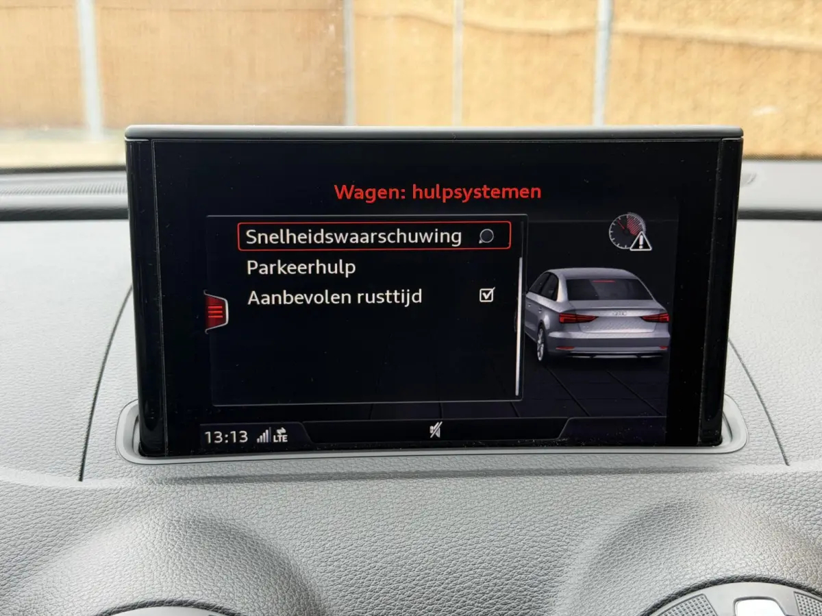 30 TFSI Pro Line Lederen bekleding | Stoelverwarming | 18 inch lichtmetalen velgen | Bi-xenon verlichting | Airconditioning | Cruise control | Navigatiesysteem | Parkeersensoren achter