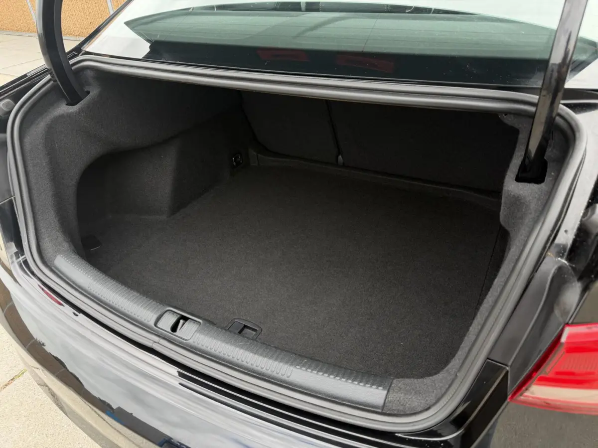 30 TFSI Pro Line Lederen bekleding | Stoelverwarming | 18 inch lichtmetalen velgen | Bi-xenon verlichting | Airconditioning | Cruise control | Navigatiesysteem | Parkeersensoren achter
