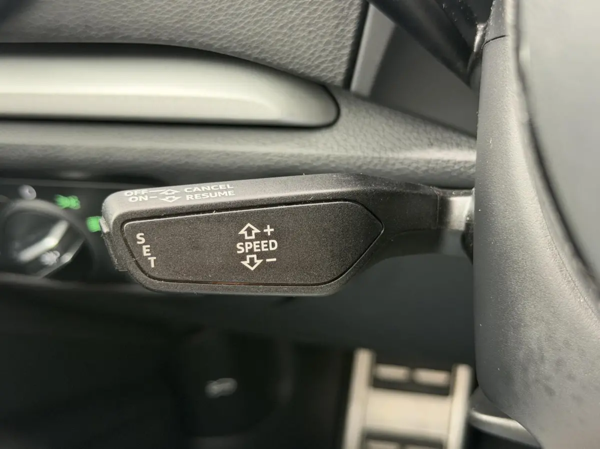 30 TFSI Pro Line Lederen bekleding | Stoelverwarming | 18 inch lichtmetalen velgen | Bi-xenon verlichting | Airconditioning | Cruise control | Navigatiesysteem | Parkeersensoren achter